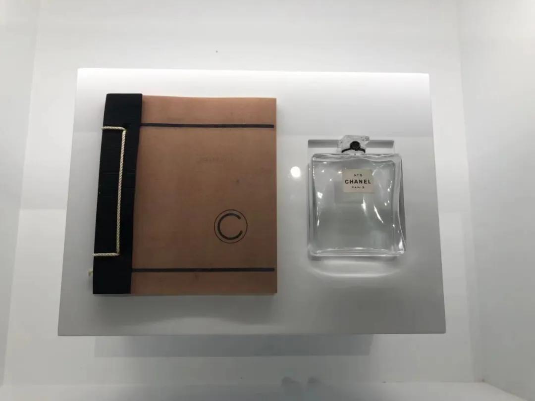 去看香奈儿香水展,感知香奈儿香水展2021展览图片