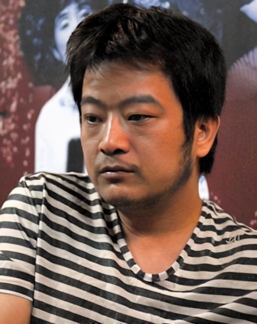 中国摇滚代表人物何勇,当初的歌手何勇现在什么情况