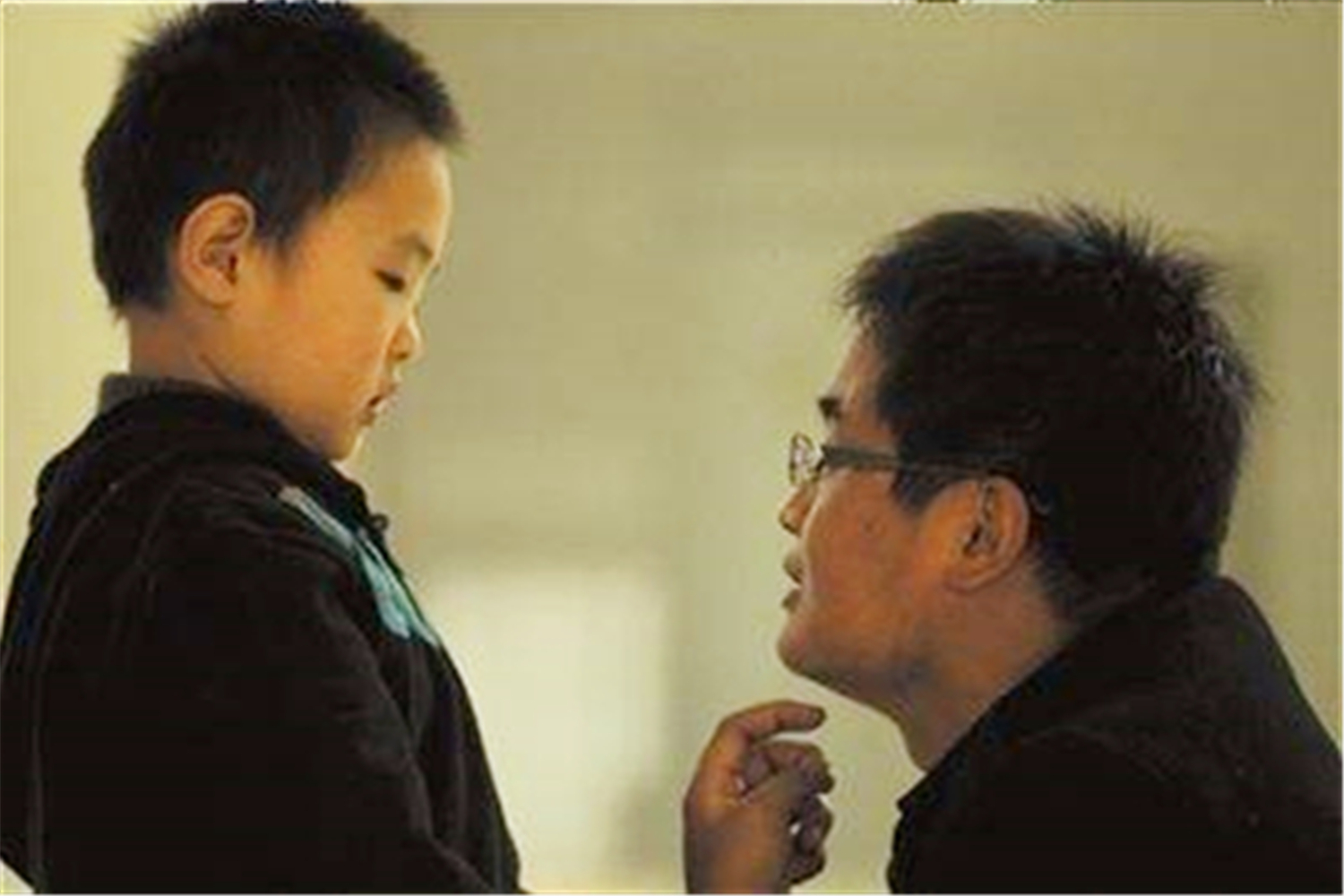 老人给孩子剪舌根的危害,老一辈对孙子的执念