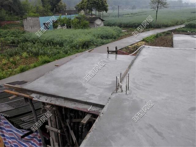 小伙建房发现墙歪,小伙刚盖的新房被拆了