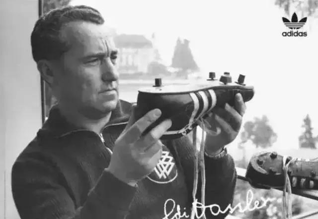 阿迪达斯三条杠官司,阿迪达斯商标三道杠