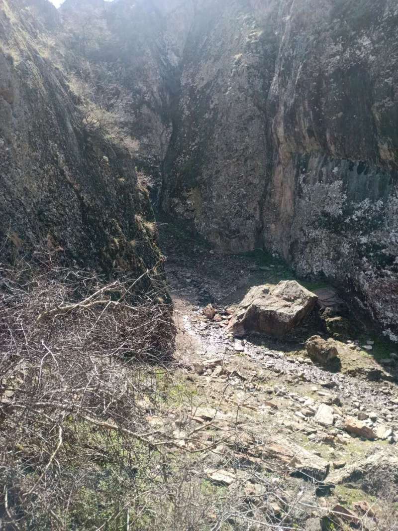 乌鲁木齐一中年妇女讲述她十年前因为手麻去四家医院看病的坎坷路