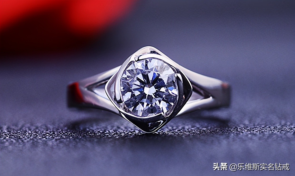 怎样挑选钻戒的正确方法,平时戴钻戒哪种钻戒合适