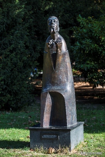 古城瓦尔纳——热情奔放的美女之都