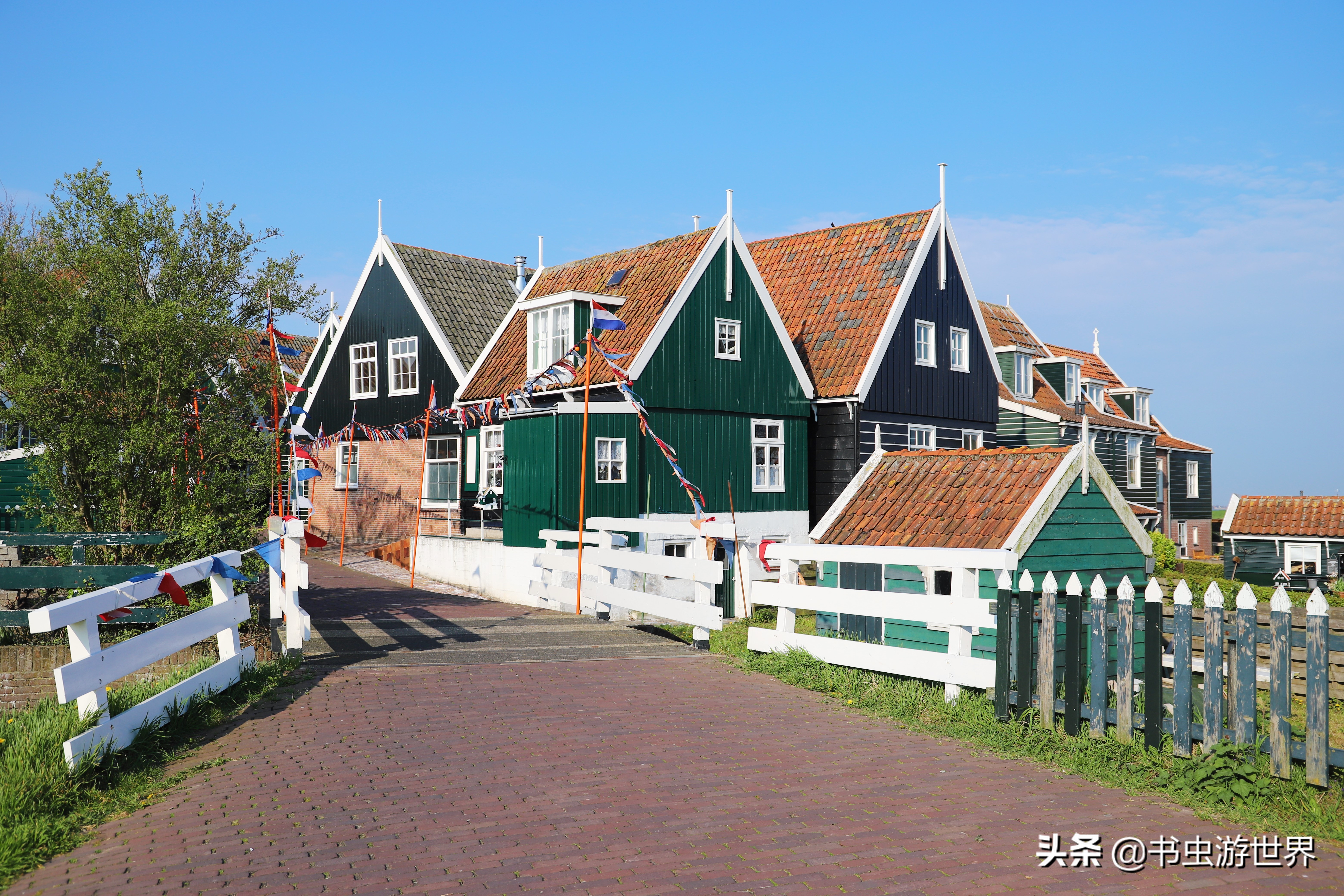 红顶小木屋,红顶绿墙小木屋