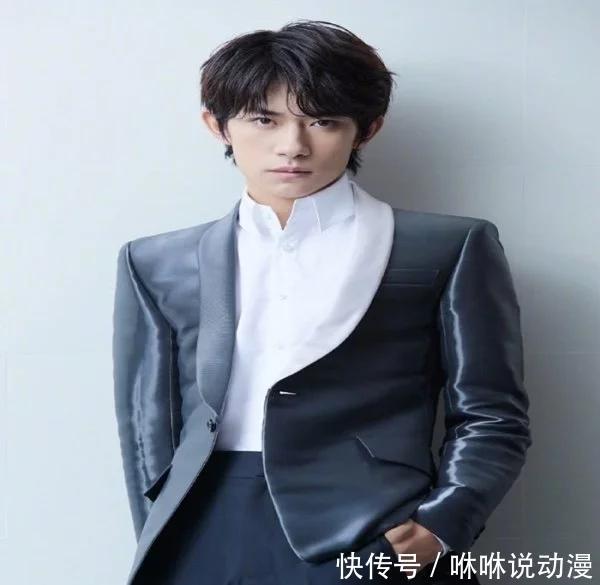 tfboys之间的代沟,tfboys西装裤