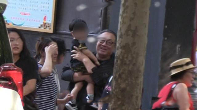 杨颖见到父母,杨颖送儿子上学被偶遇图文