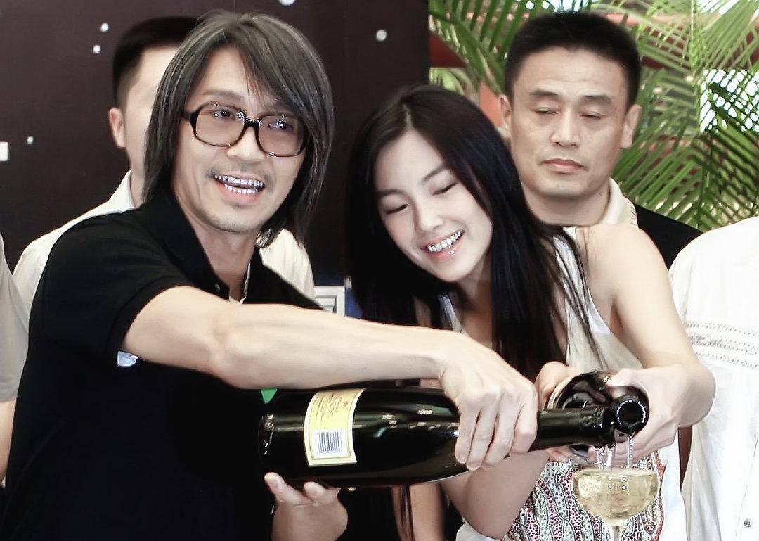 张艺谋人生履历,巩俐章子怡倪妮周冬雨历任谋女郎