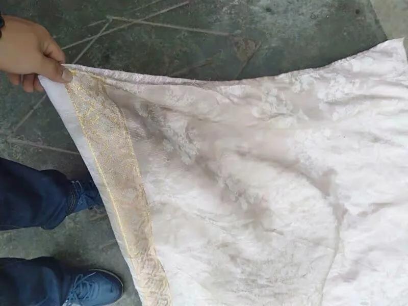 白色衣服洗后发黄一定是你缺少这一步的原因