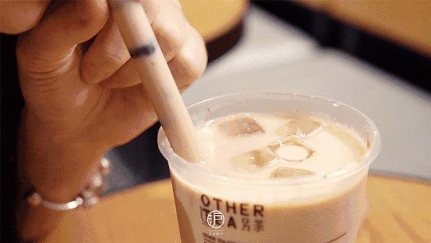 每分钟19000转，30秒化果为汁，不插电，不过滤，这榨汁杯才卖89