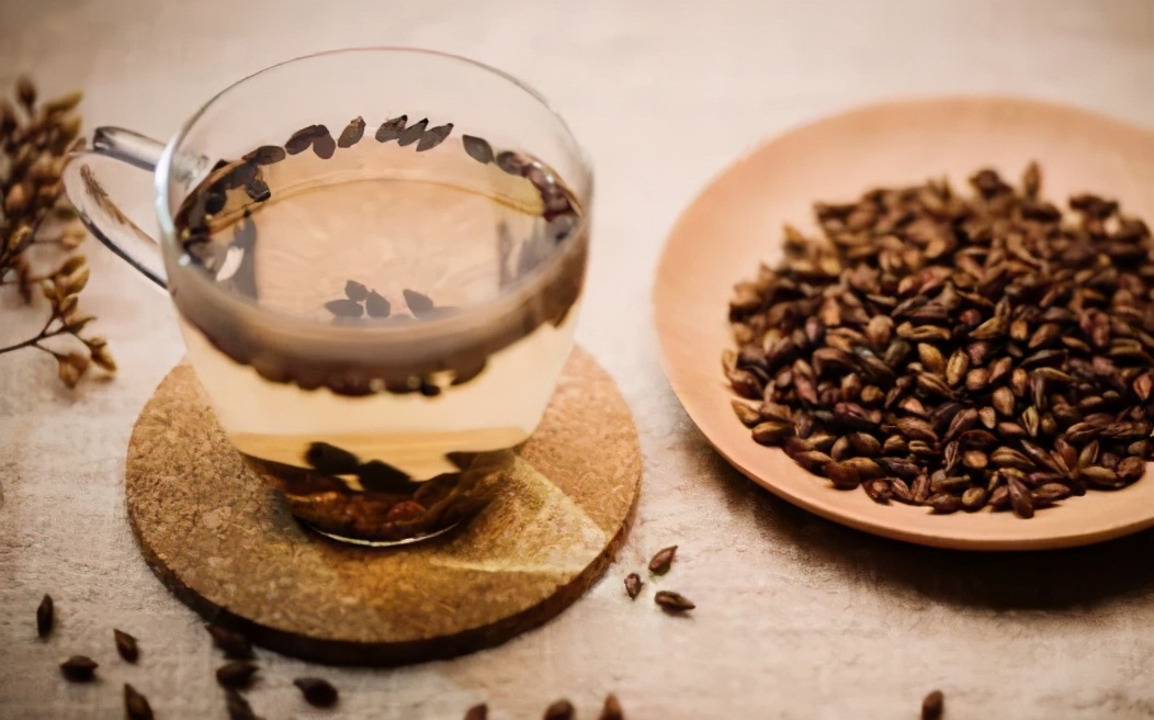 有哪些适合秋天喝的养生饮品,适合秋天喝的养生茶做法