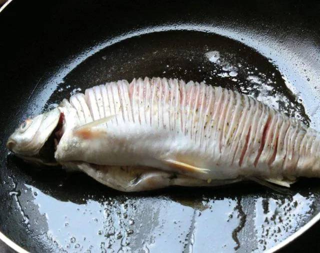 鱼身上有奇怪的香味,鱼身上有味道