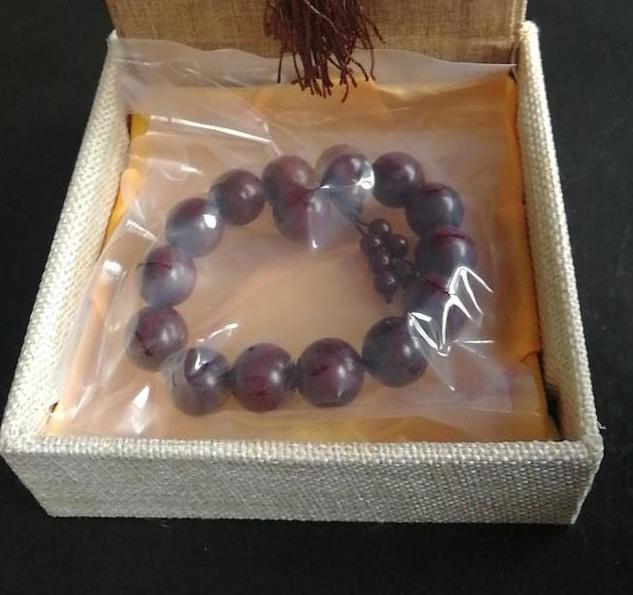 小叶紫檀手串补救方法,小叶紫檀手串包浆后可以用手盘吗