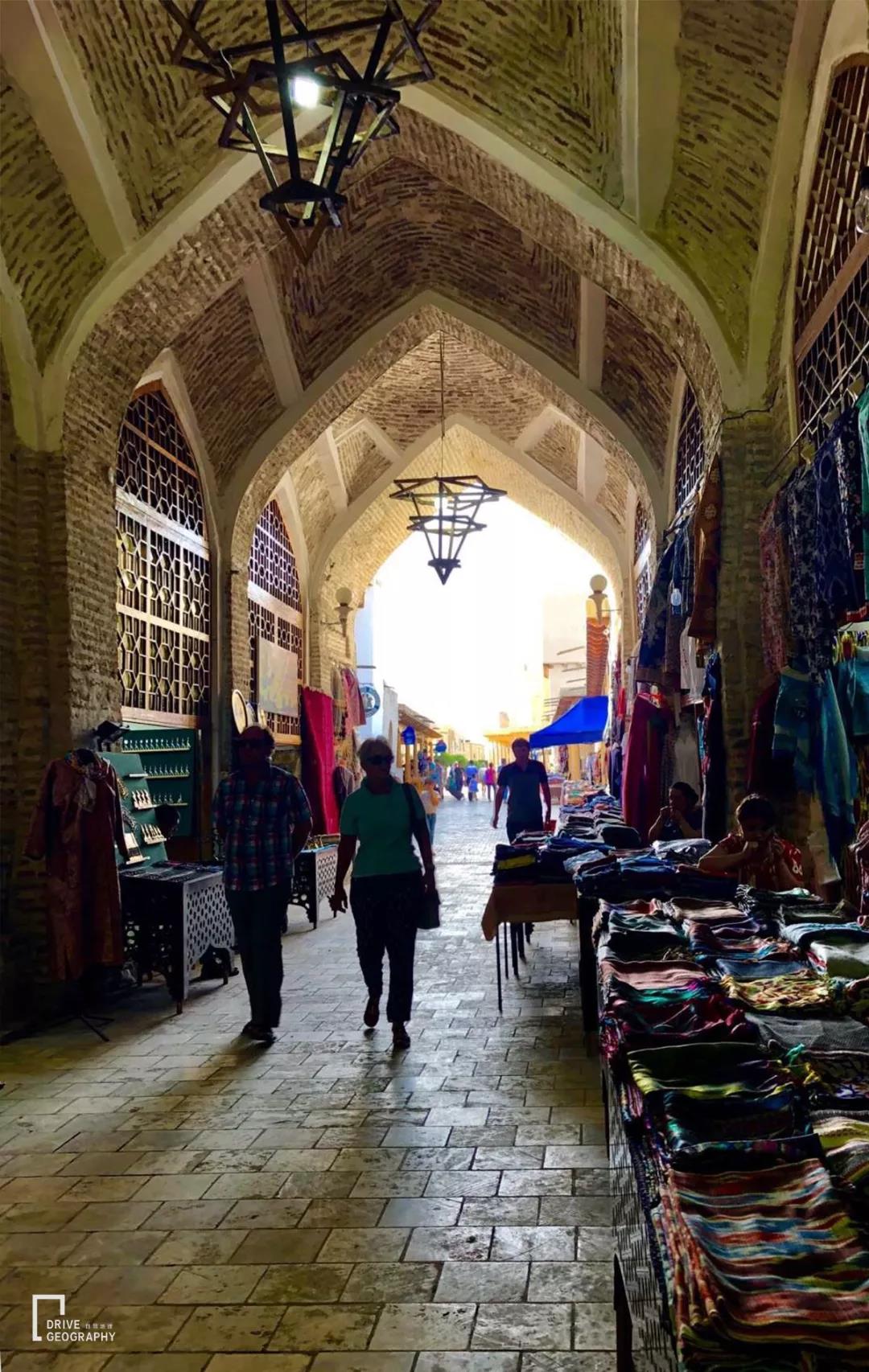 中国牌照车在国外自驾游,开中国牌照车去外国