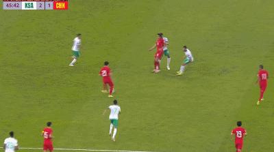 12强赛国足2-3憾负沙特,12强赛国足负于越南