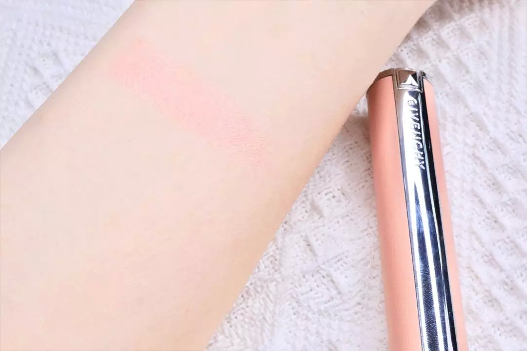 大牌唇膏推荐变色,唇膏测评红榜男士