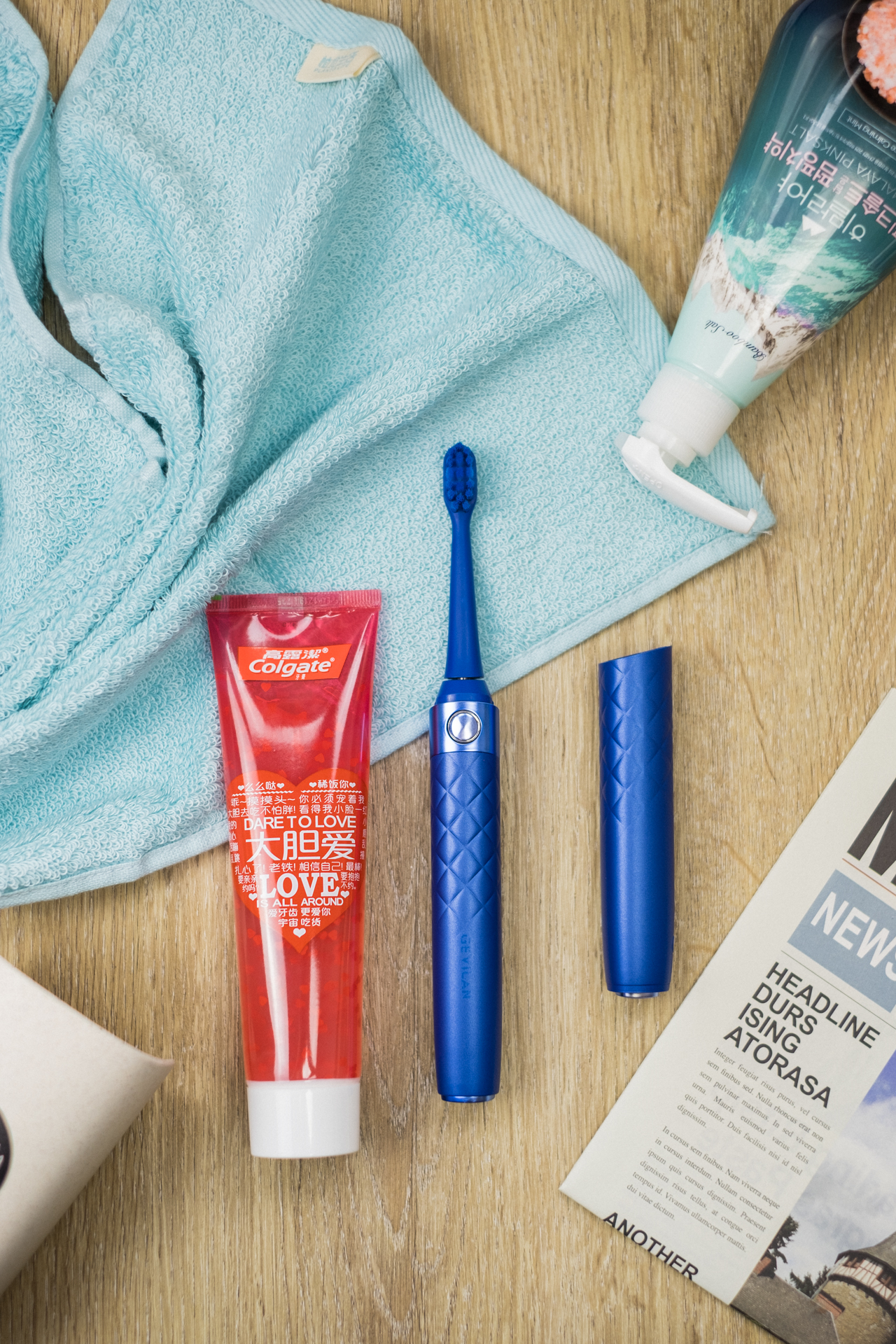 电动牙刷水里震动效果,电动牙刷刷牙的正确方法3d演示