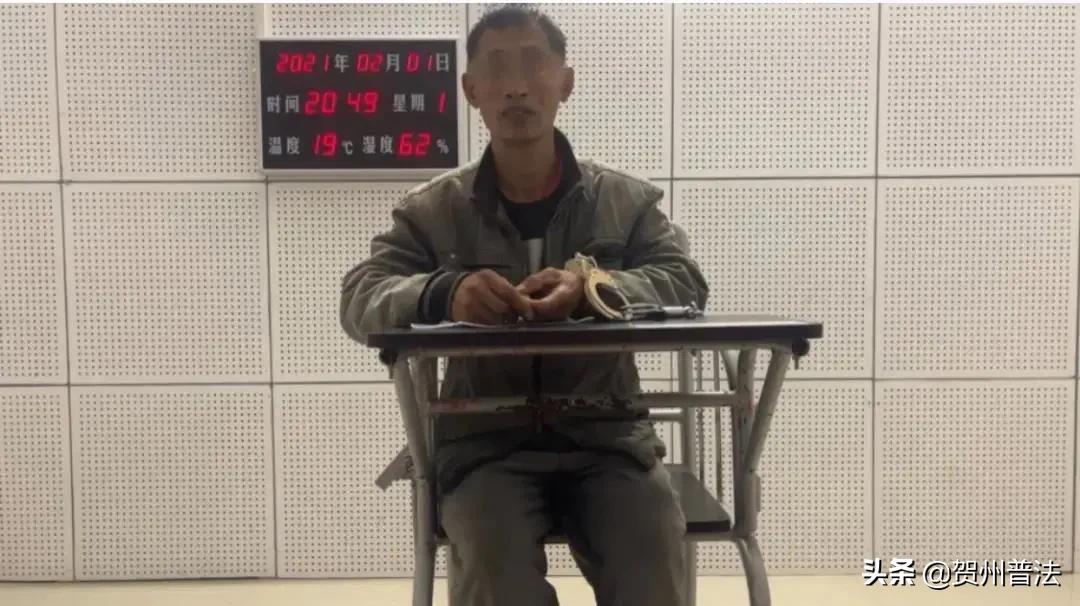 【文明与法】贺州一男子故意朝着流浪汉喷尾气，结果……