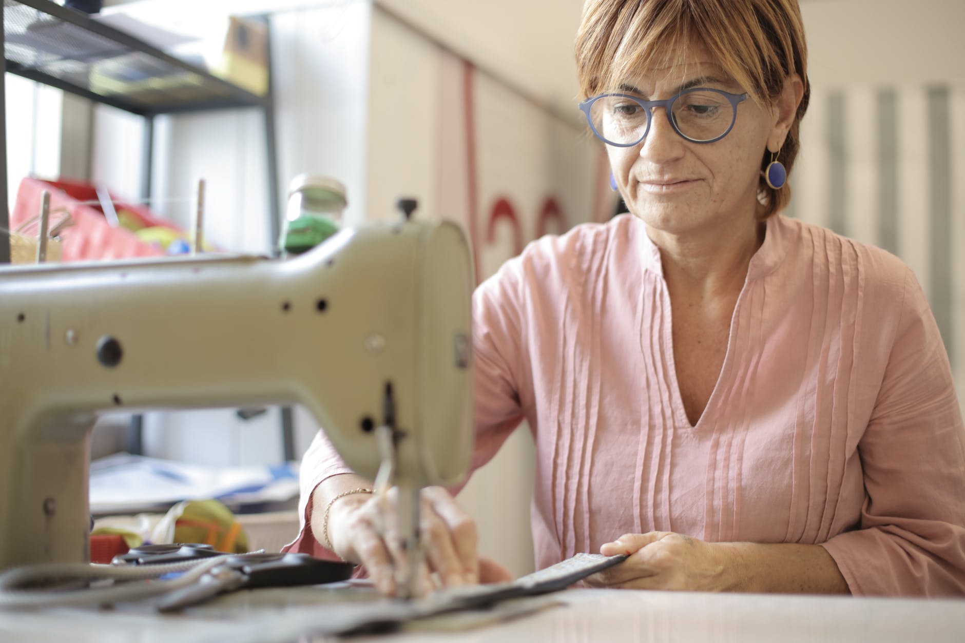 科学保养眼镜和老花镜的8大秘诀,老花镜几年更换镜片好