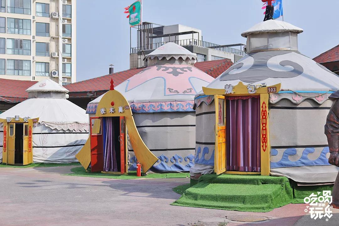 草原蒙古包烤羊腿,蒙古包山庄烤全羊烤羊腿