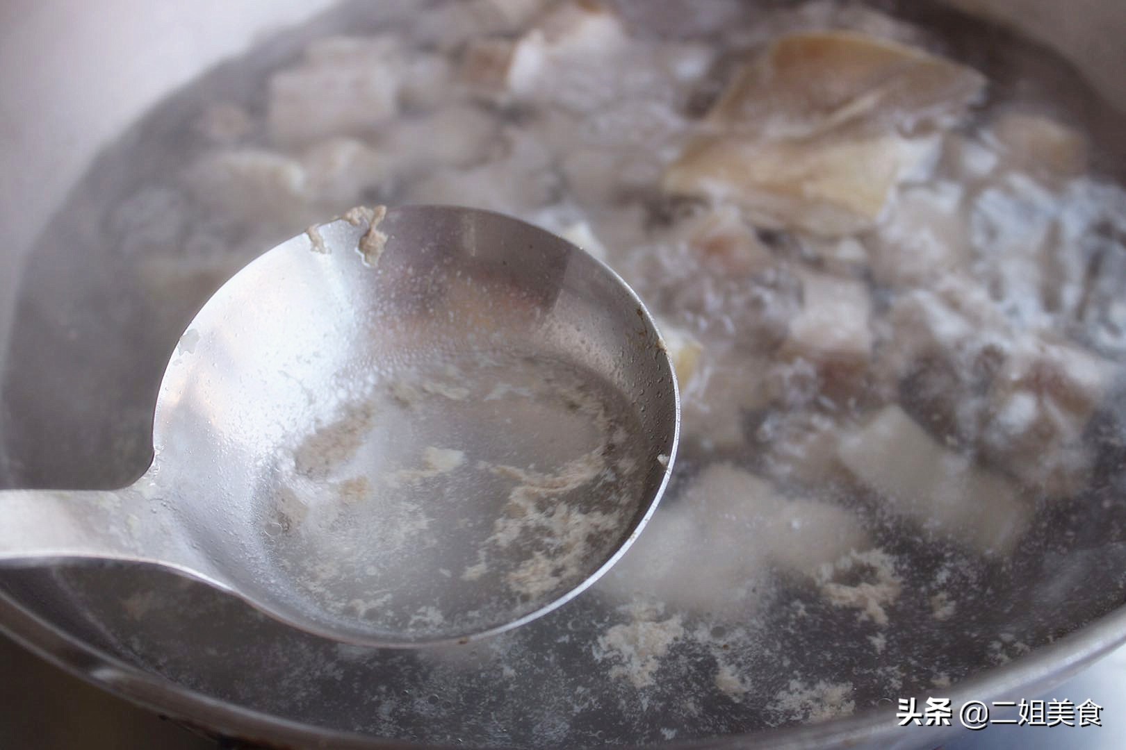 炖肉出的沫子是什么,炖肉炖出来的沫子是好的还是坏的