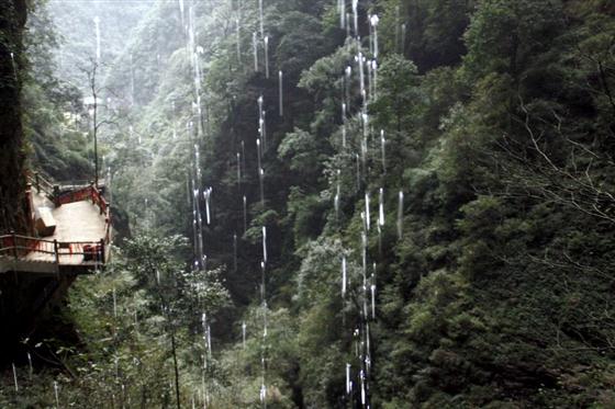 神龙峡：幽谷深深隐桃源