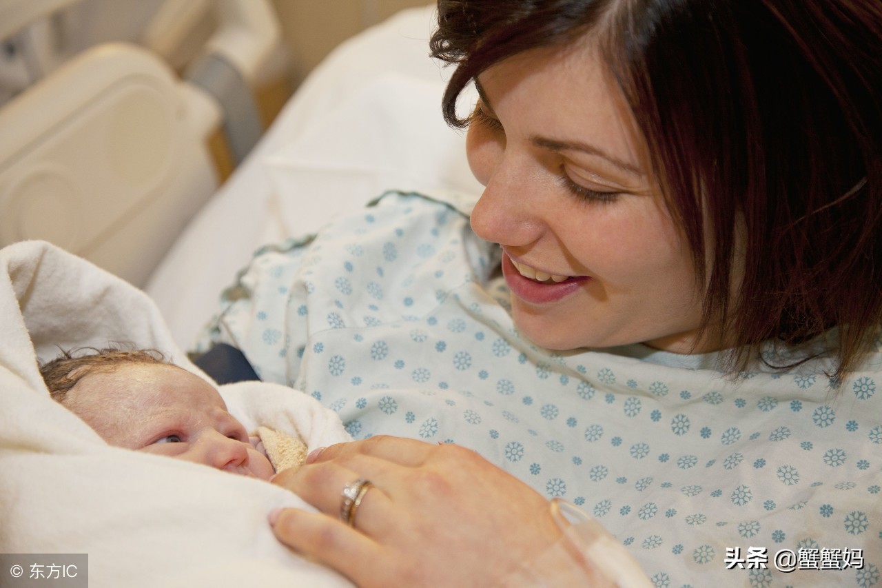 产后恶露停了又来怎么回事,产后恶露停了后有粉色的血