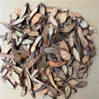 *欢合**花和夜交藤，一对名字不怎么正经，但是却是治睡眠的好药