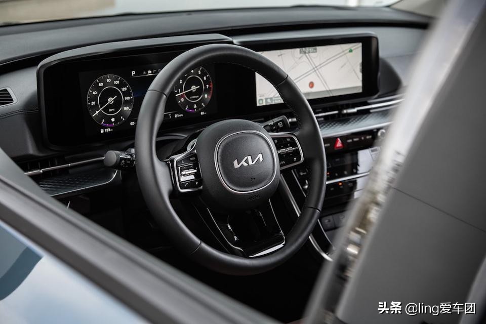 起亚嘉华最适合家用的车,全新起亚嘉华定位中大型mpv