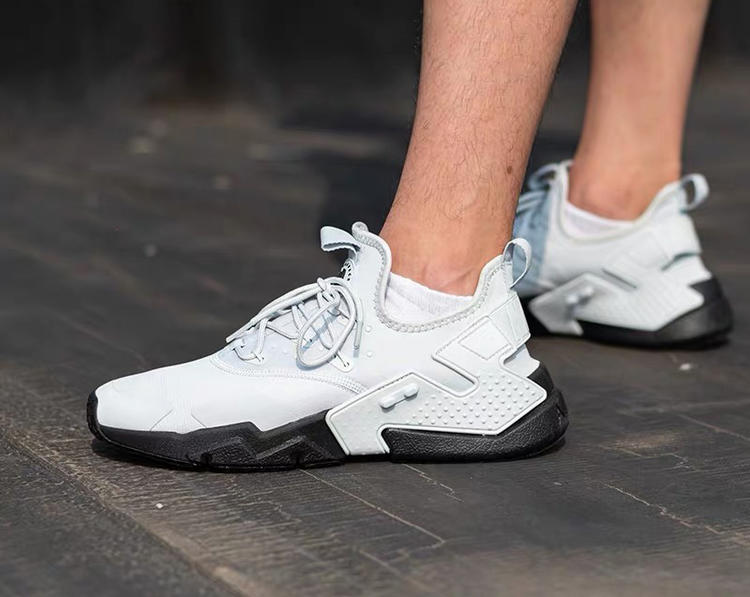 一年只用系一次的鞋带绑法,一步搞定鞋带绑法