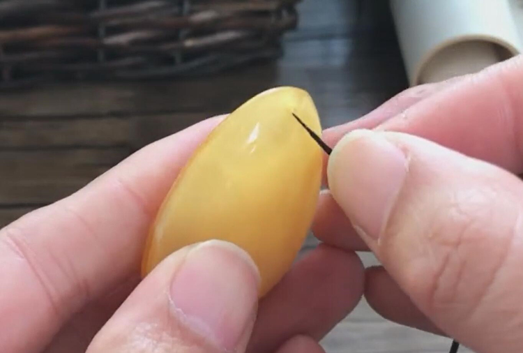 项链绳吊坠绳怎么打结编织教程,吊坠绳两头打结向左偏了怎么调整