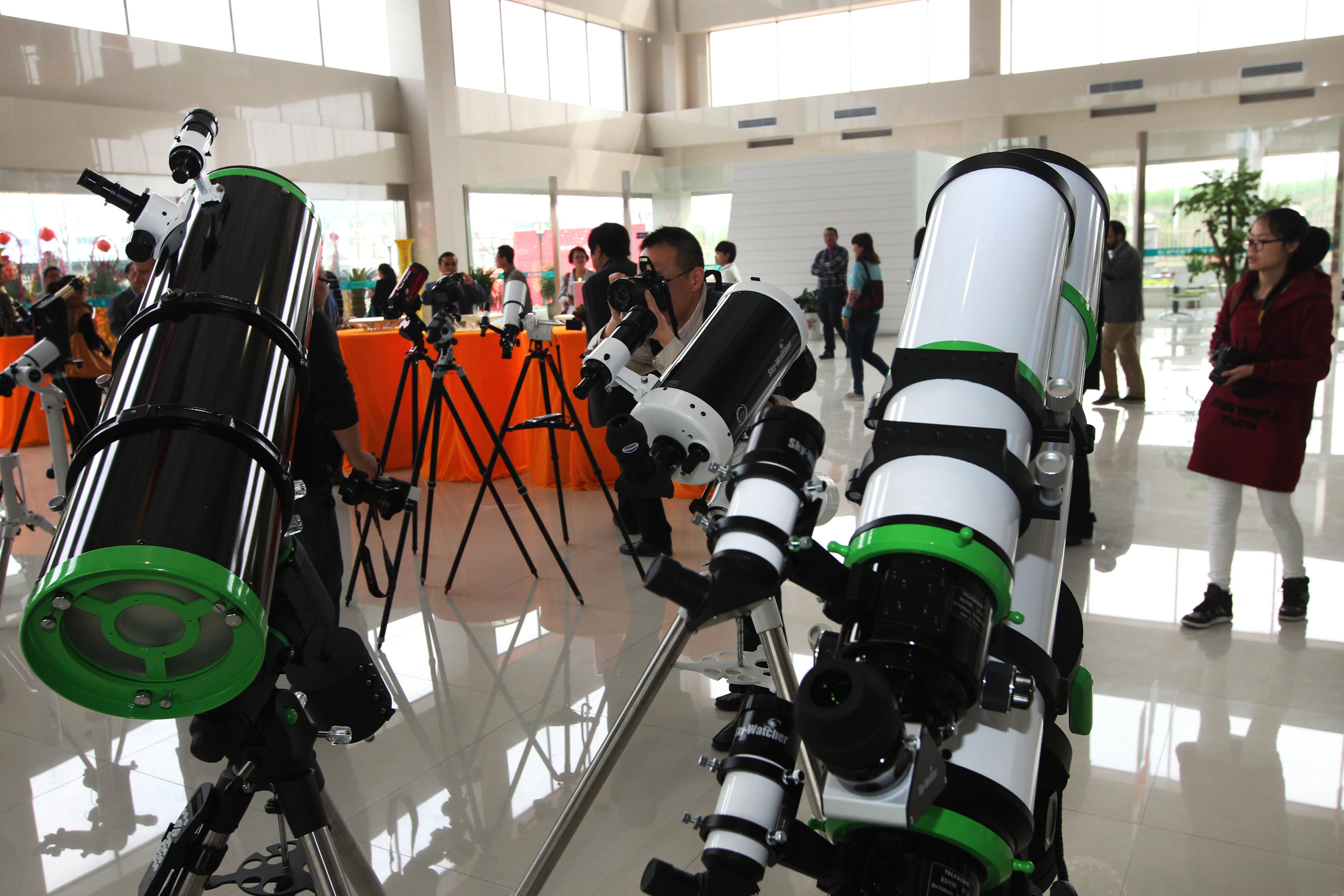 最早的天文望远镜厂家,世界十大望远镜公司