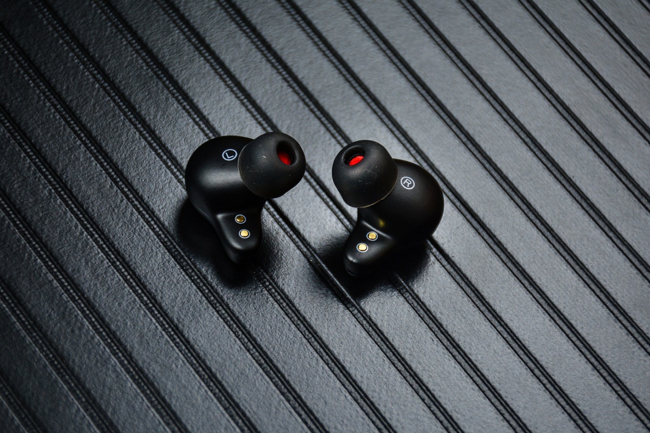 魔浪mifos和苹果蓝牙耳机哪个好,魔浪mifoo7测评