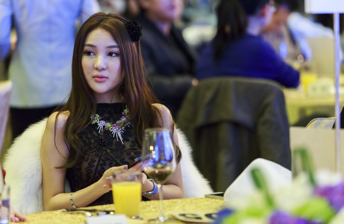 回顾郭美美的辛酸往事,郭美美进了几次监狱