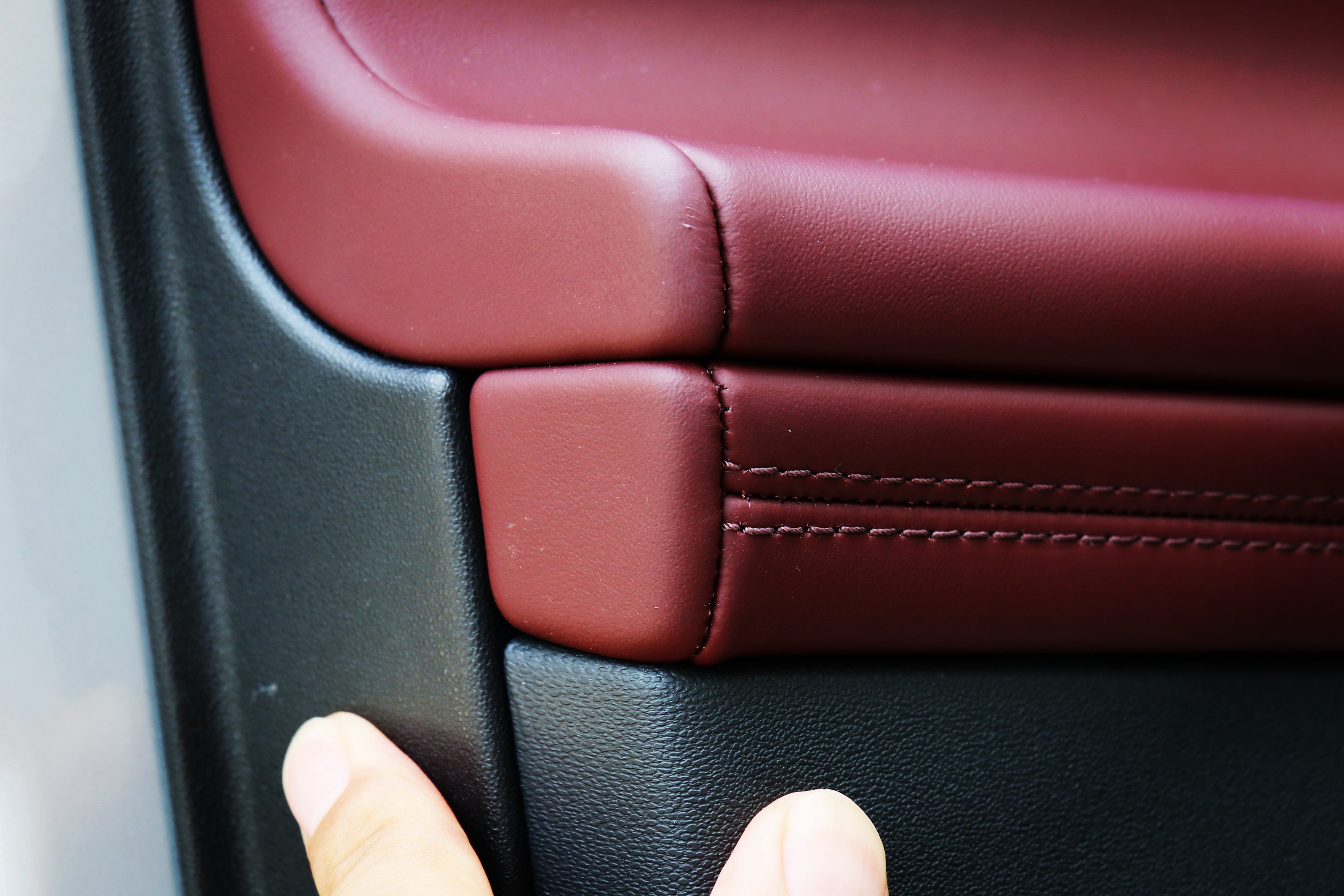 路虎揽胜极光l怎么样值得购买吗,2022路虎揽胜极光l值得买么