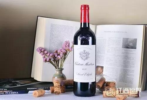 佳人佳酿两相逢，胜却人间无数