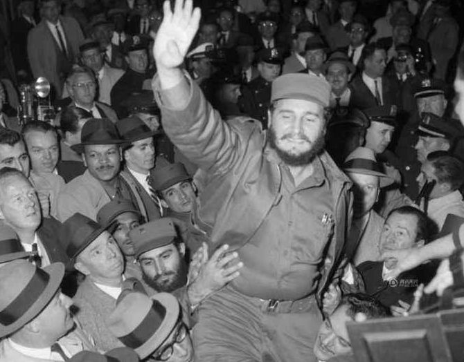 卡斯特罗曝光照片,卡斯特罗拍摄视频