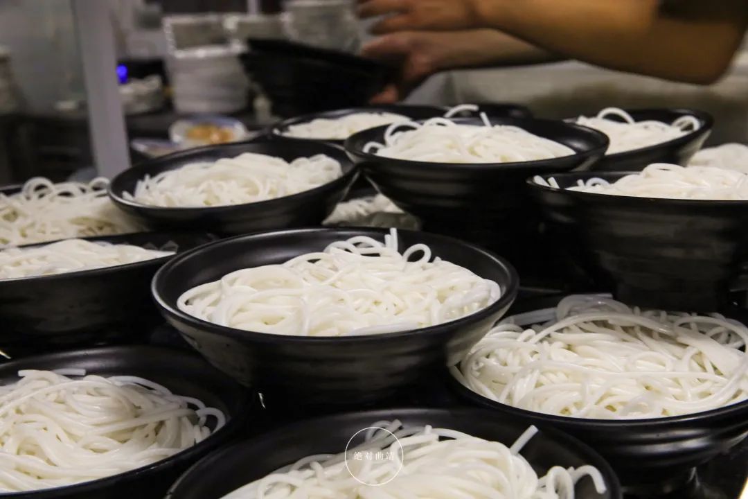 曲靖200一碗的过桥米线,曲靖高端过桥米线