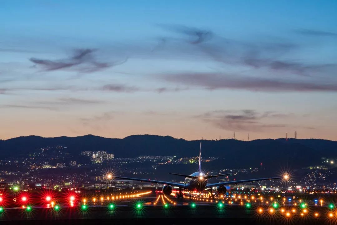 初学摄影需要买的基本器材 (新手入门摄影买什么相机)