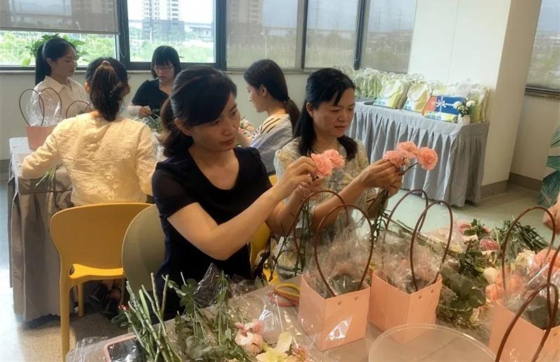 医美沙龙VOL.1：一场以“花”为名的美丽约会