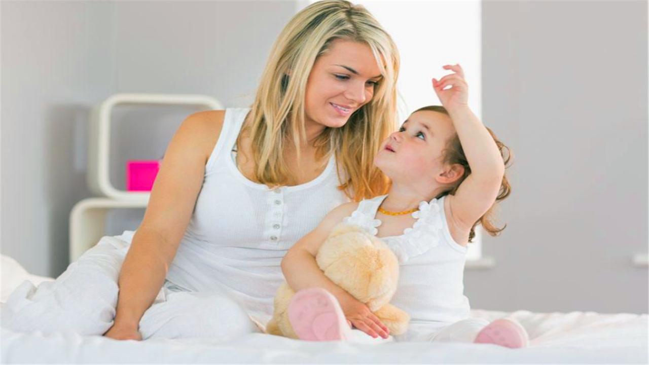 孩子总是粘妈妈怎么回应,孩子黏妈妈说明什么问题