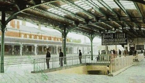 一场大火一度让人极为难过,一场大火让房子变废墟