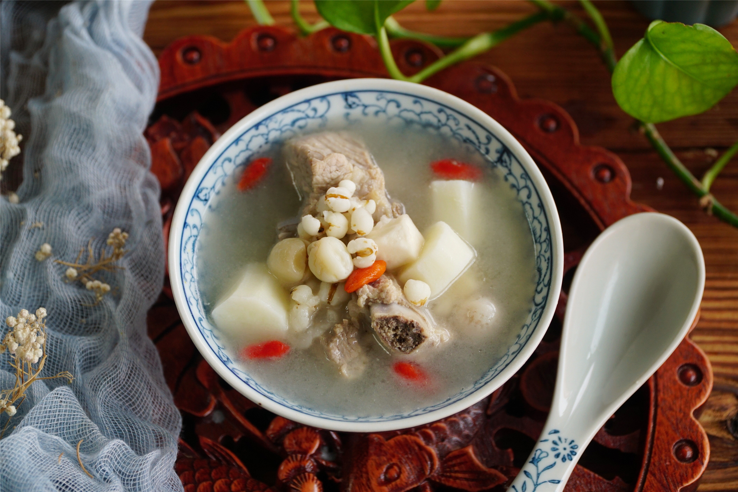 秋天有什么好的汤推荐,秋天季节做什么汤最合适