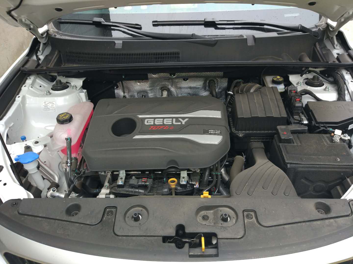 吉利远景x62020款车身多重,这才是真正的新款吉利远景x6曝光