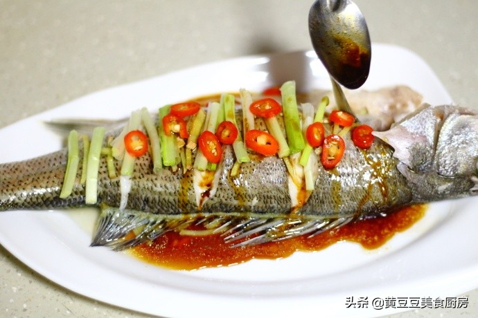 做清蒸海鱼开锅蒸还是冷水蒸,清蒸海鱼要多少分钟