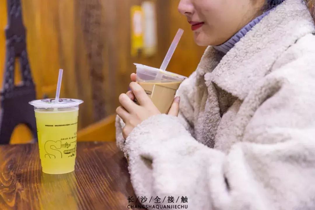 留得住回忆但是留不住人心,留得住的记忆回不去的乡愁