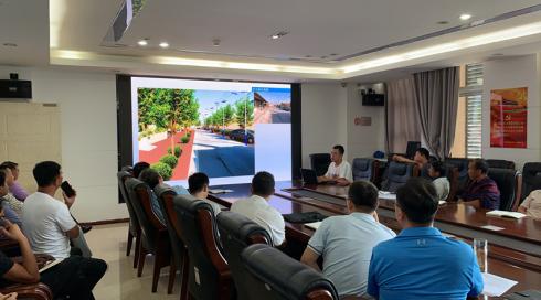 大树底下长草,大树下面长草吗