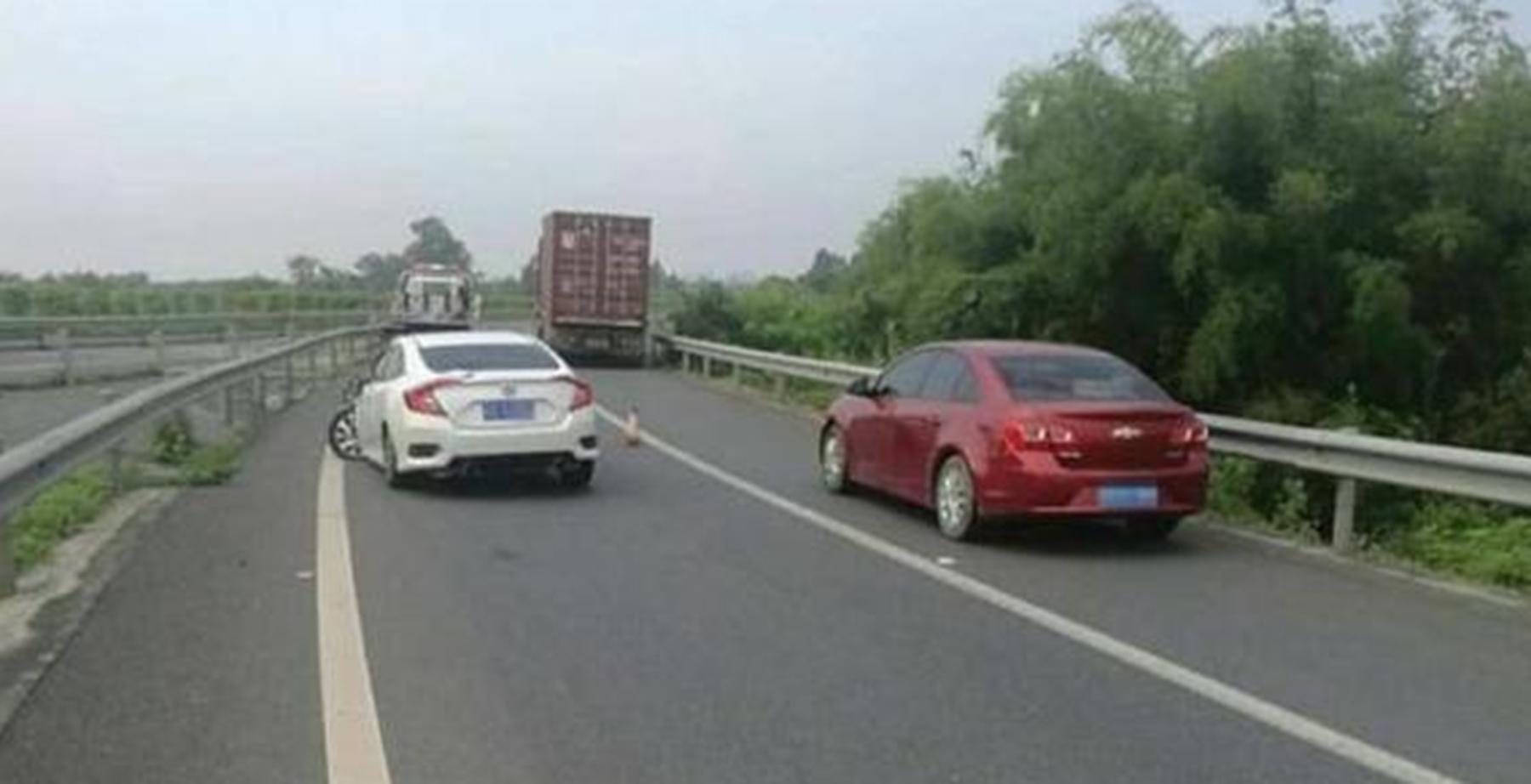 高速遇到碰瓷报110还是交警,高速遇到碰瓷的解决步骤