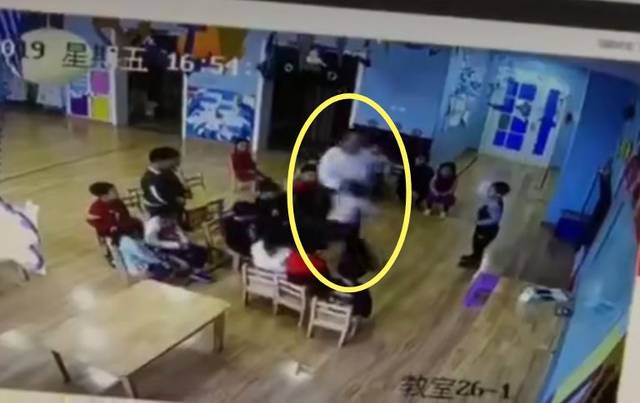 孩子上幼儿园受老师委屈怎么办,孩子太调皮幼儿园老师劝退怎么办