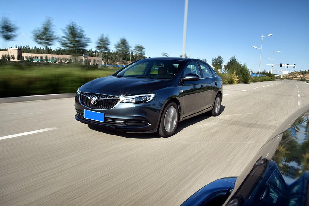 吉利pk合资车,吉利帝豪vs别克gl8